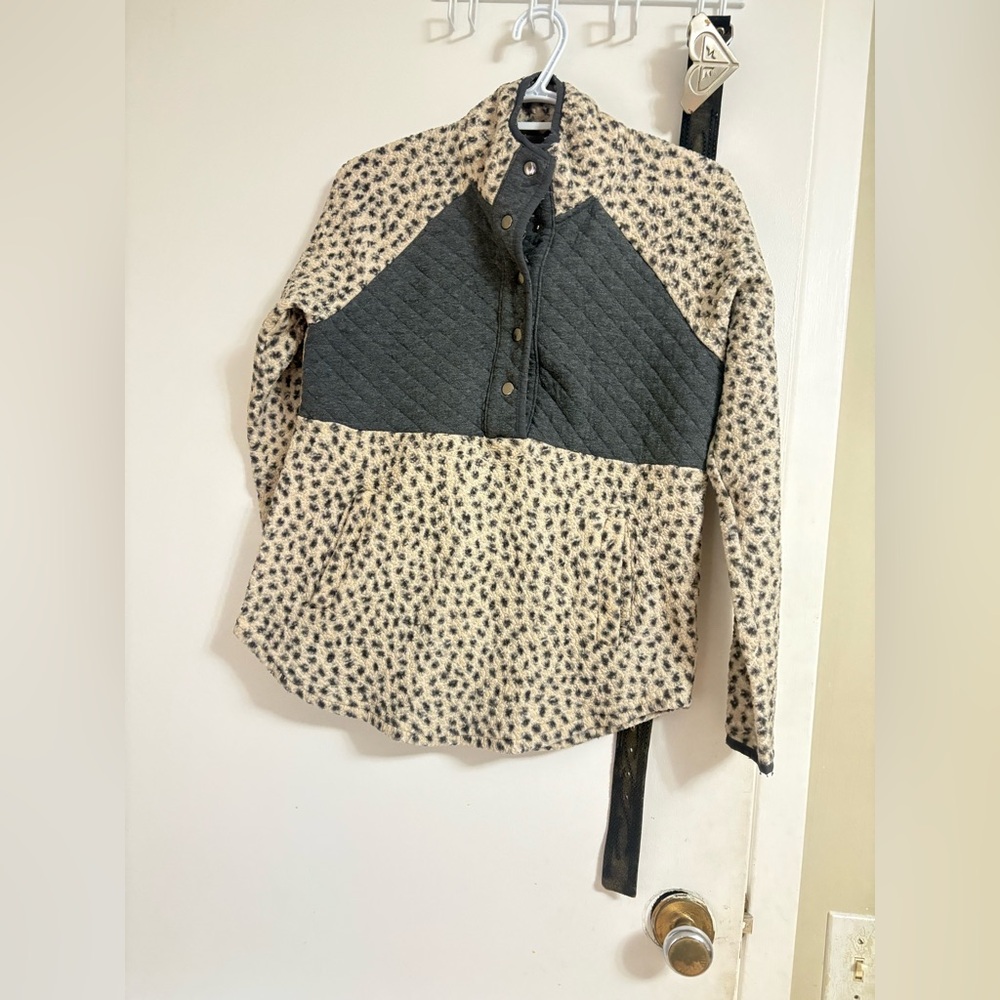 Maurices Black and Cream Patterned Top